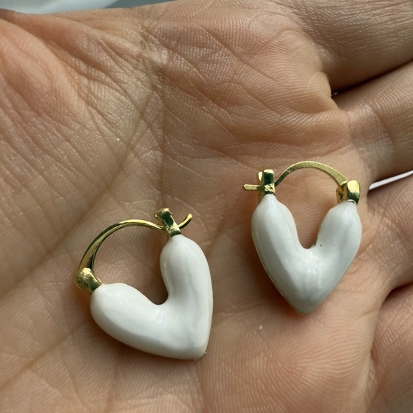 New anthropologie Gold and Cream Heart Earrings - Picture 12 of 12